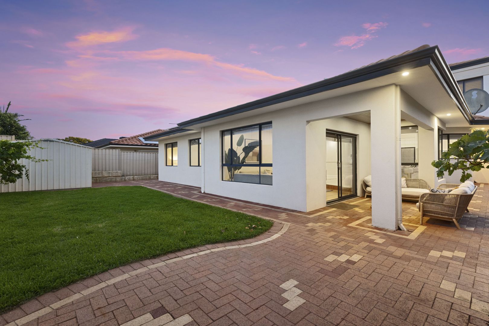 16 Connaught Way, Currambine WA 6028, Image 2