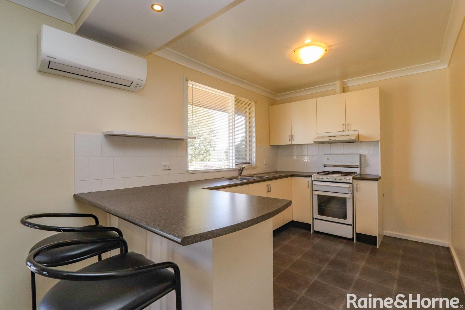 2 Bassett Drive, West Bathurst NSW 2795, Image 1