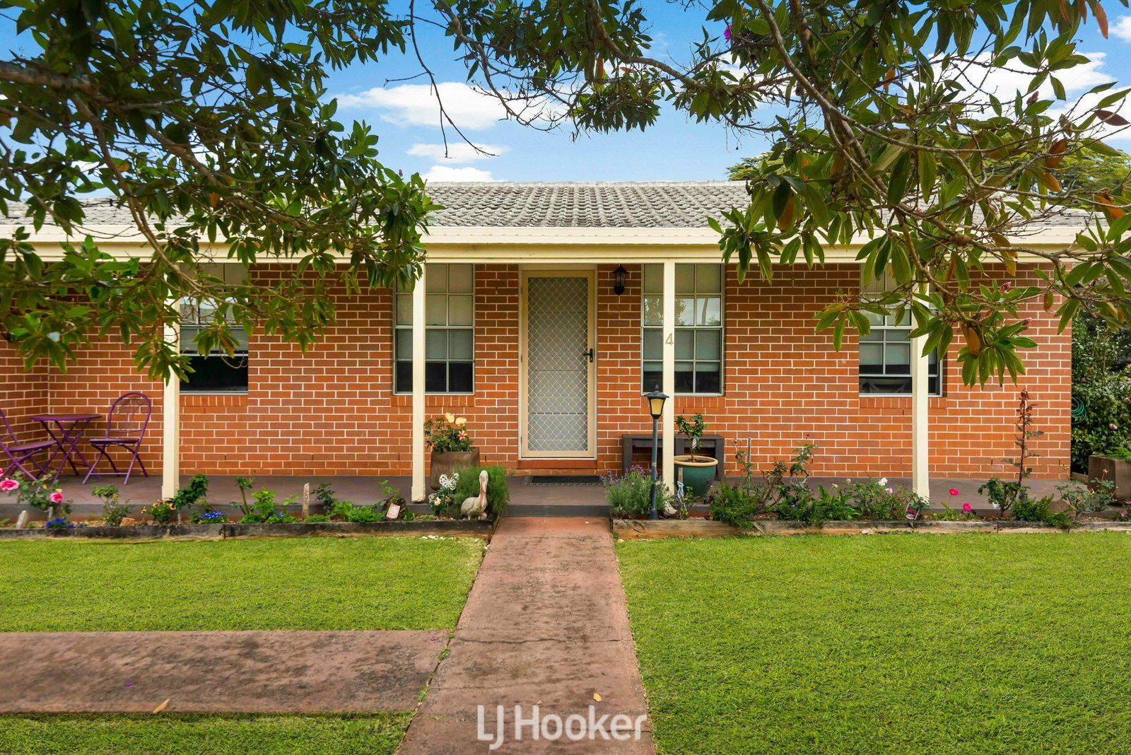 2 bedrooms Apartment / Unit / Flat in 4/8-10 Rifle Range Road WOLLONGBAR NSW, 2477