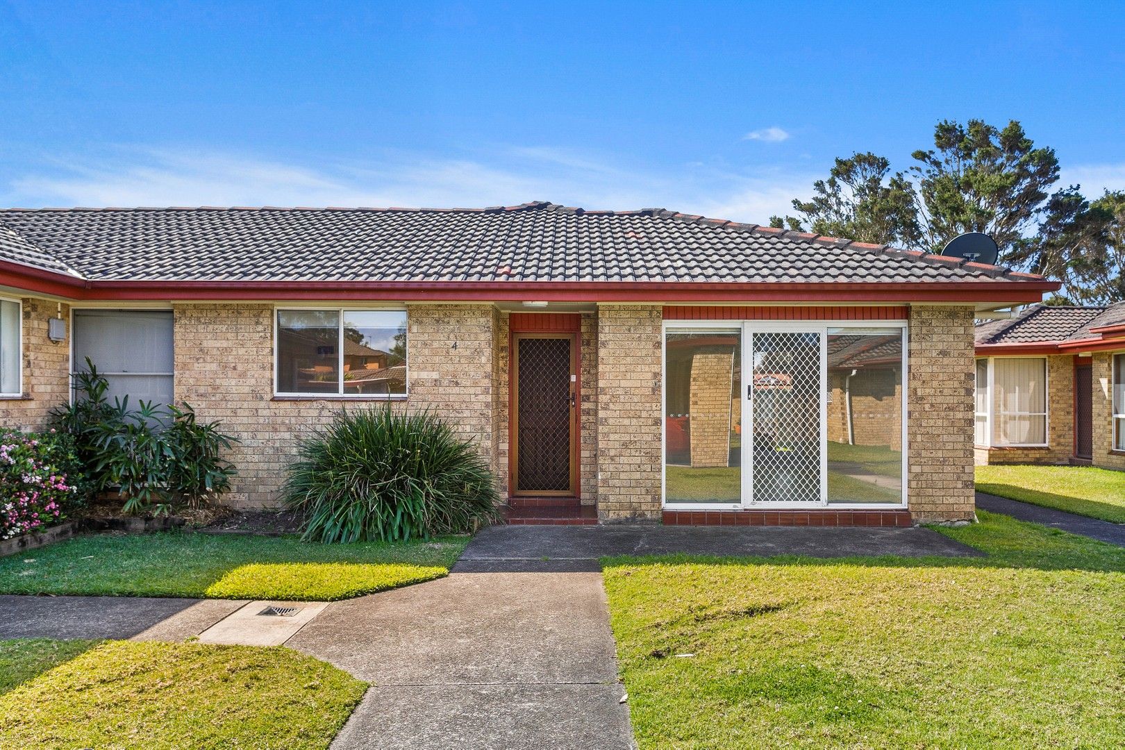 3 bedrooms Villa in 4/4 Edyth Street BELLAMBI NSW, 2518