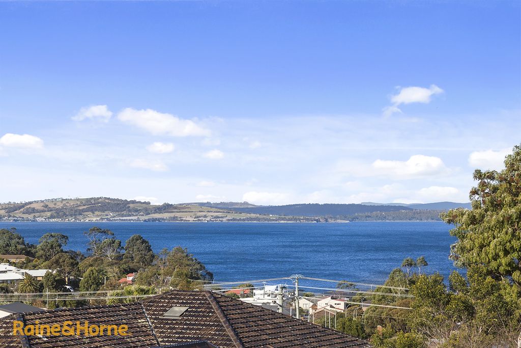 2/9 Crystal Downs Drive, Blackmans Bay TAS 7052, Image 1