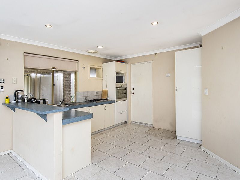 4 Tobin Place, Withers WA 6230, Image 2