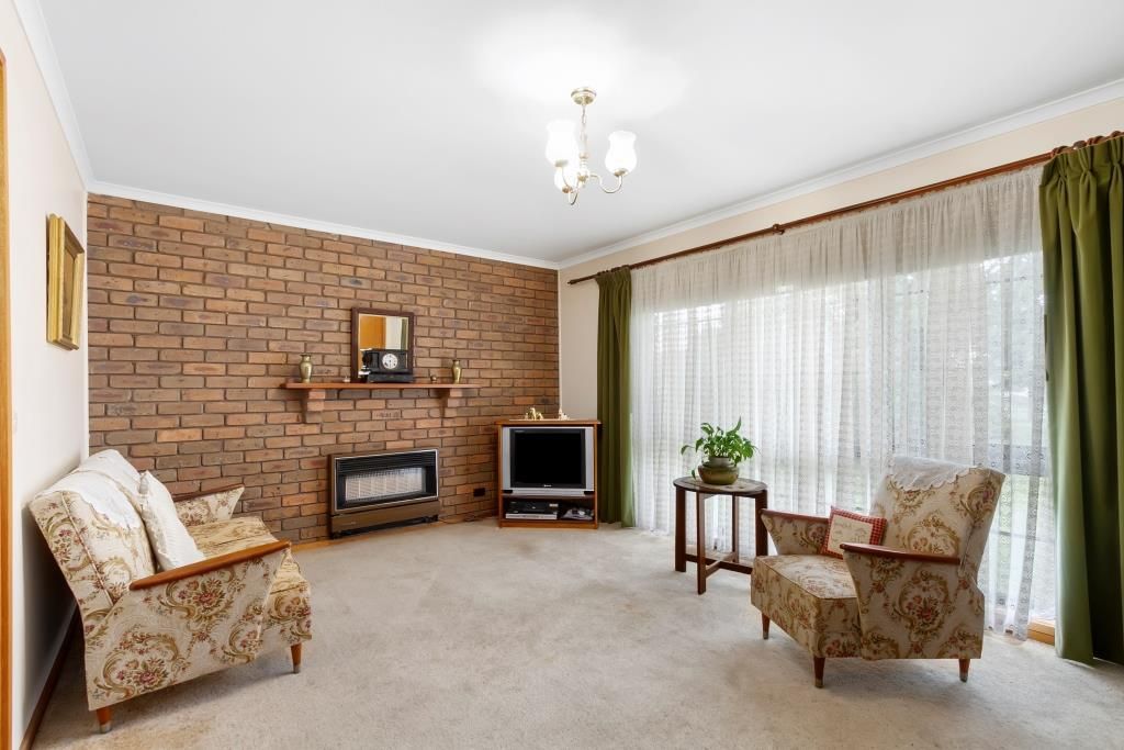 6 Coalville Road, Moe VIC 3825, Image 2