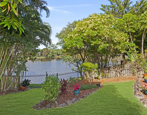 6 Lakes Circuit, Burleigh Waters QLD 4220