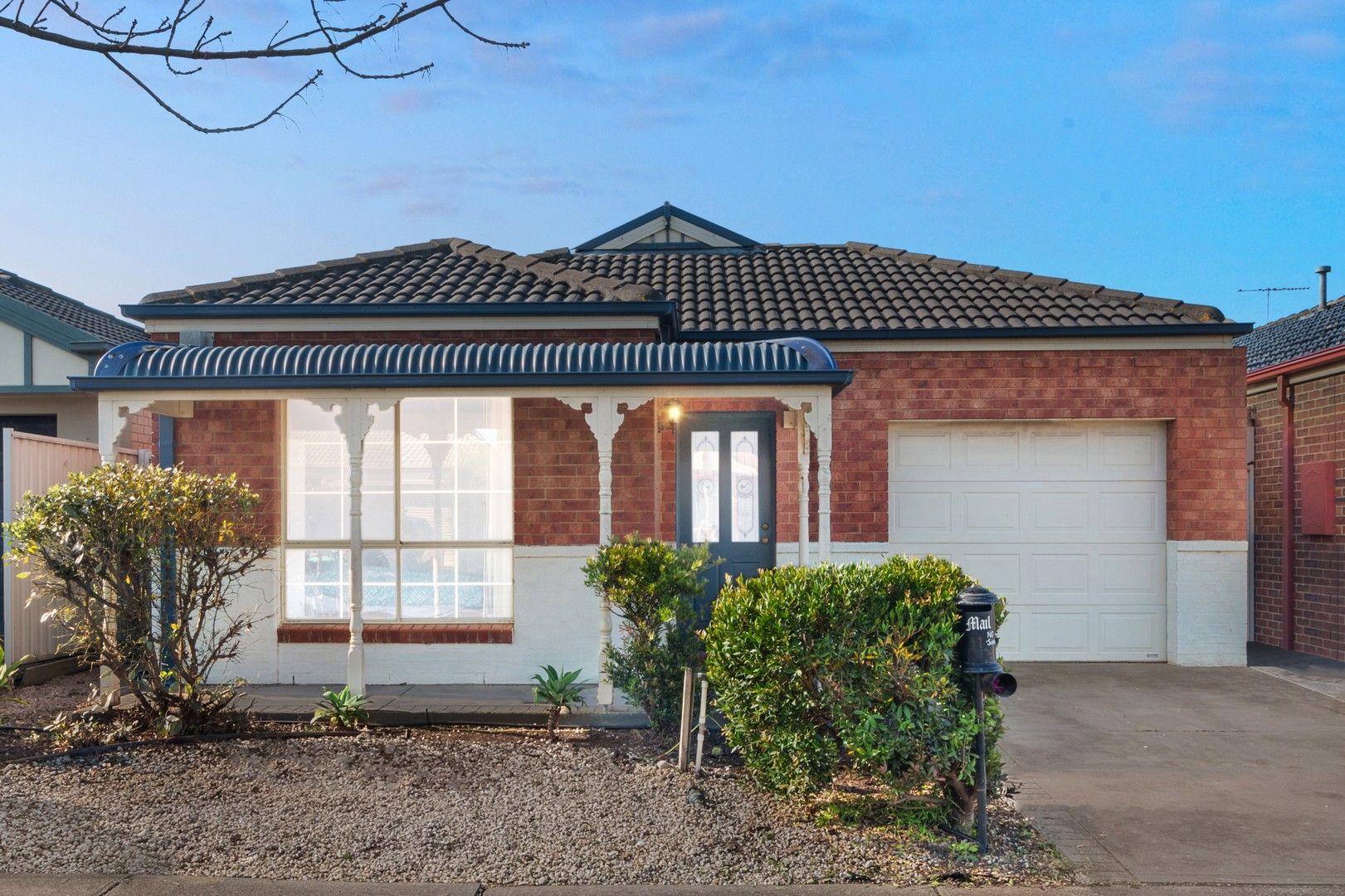 11 Hinchinbrook Close, Caroline Springs VIC 3023, Image 0