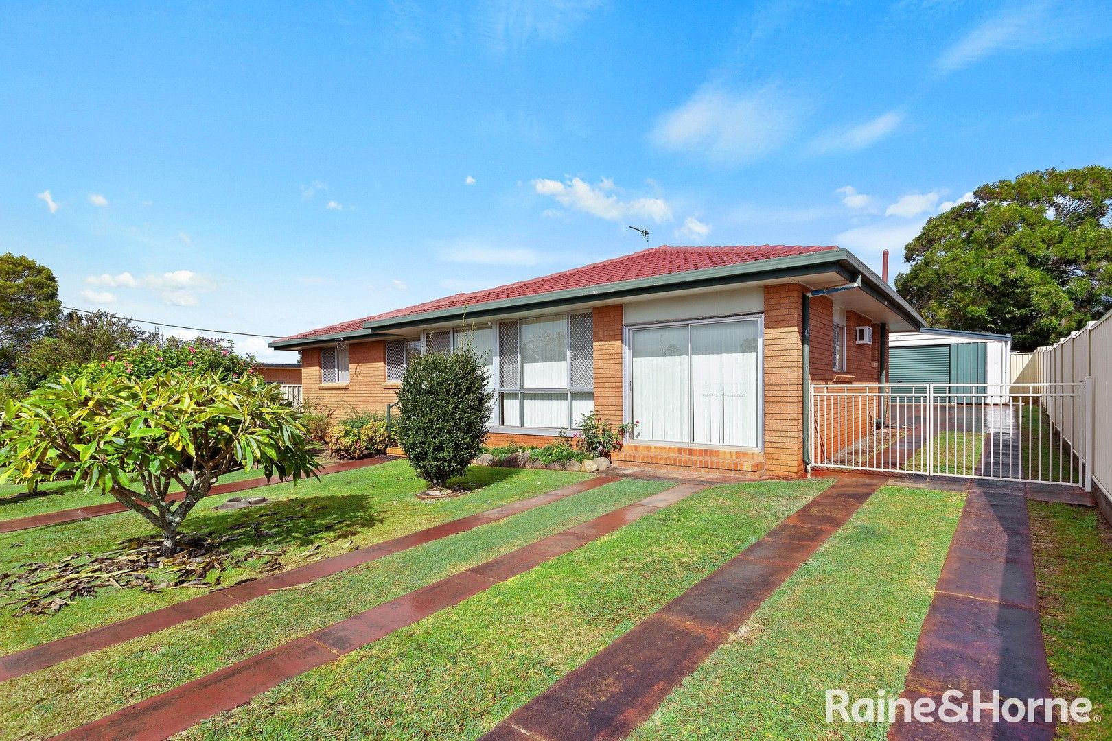 4 bedrooms House in 14 Bryan Street DARLING HEIGHTS QLD, 4350