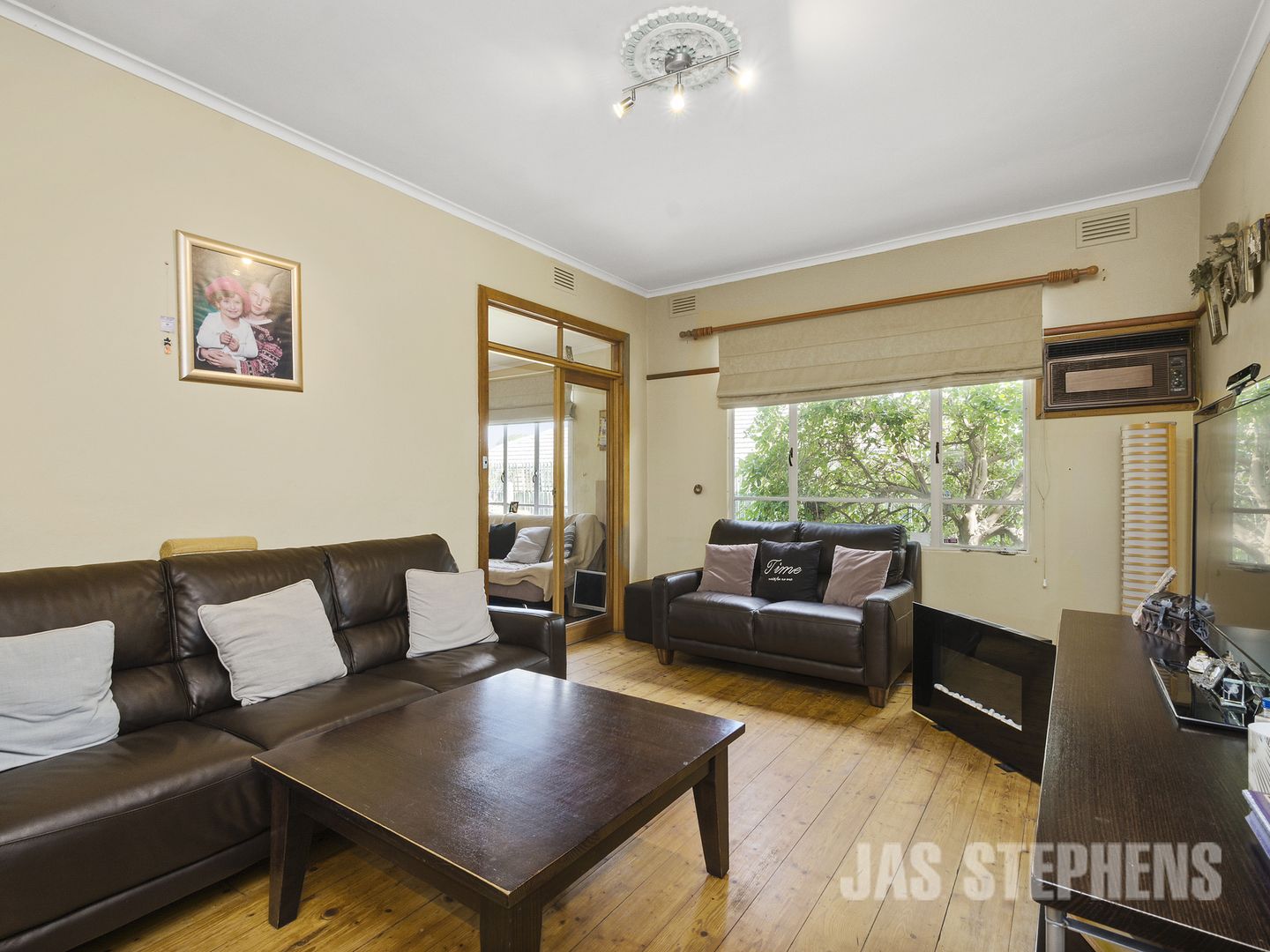 92 Ashley Street, Maidstone VIC 3012, Image 2