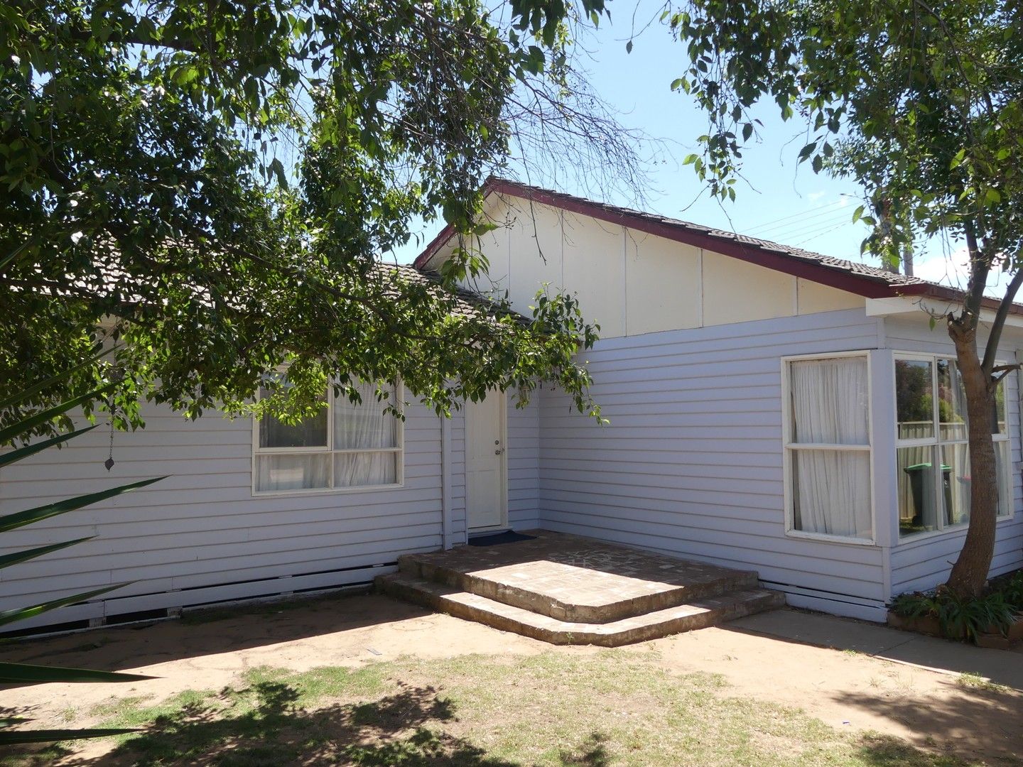 4 bedrooms House in 16 Krone Avenue SHEPPARTON VIC, 3630