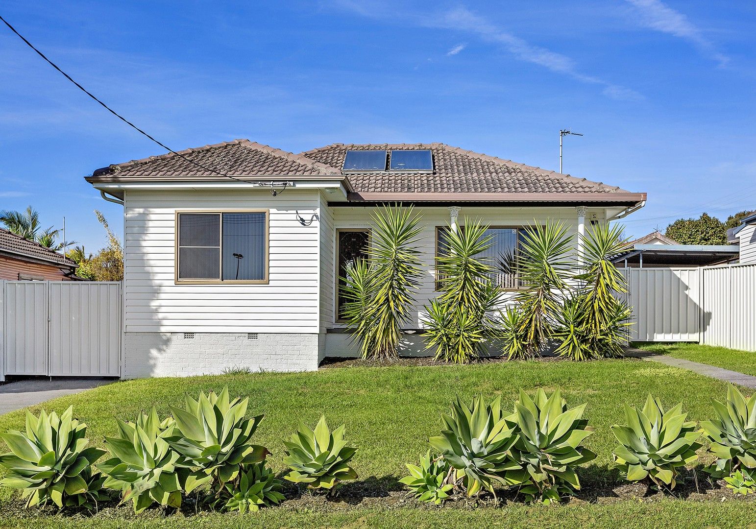 3 bedrooms House in 37 Daphne Street BARRACK HEIGHTS NSW, 2528