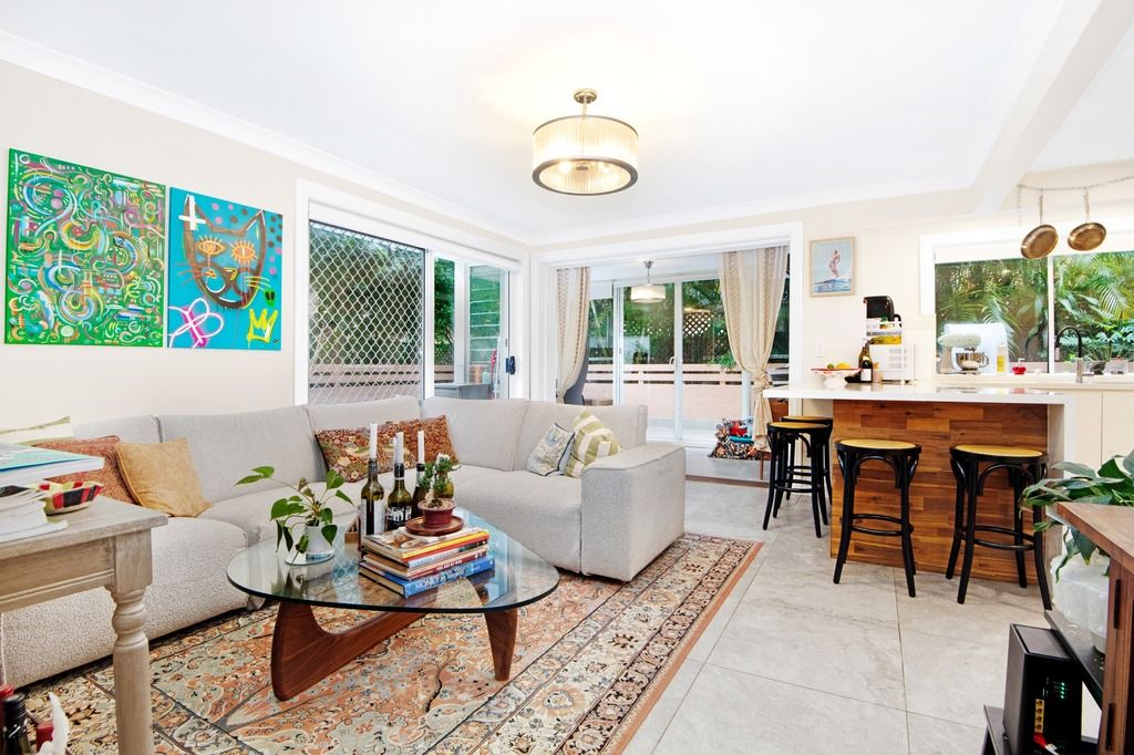 2 bedrooms Apartment / Unit / Flat in 4/59-63 Howard Avenue DEE WHY NSW, 2099