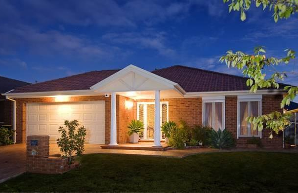 3 Hinchinbrook Close, Caroline Springs VIC 3023