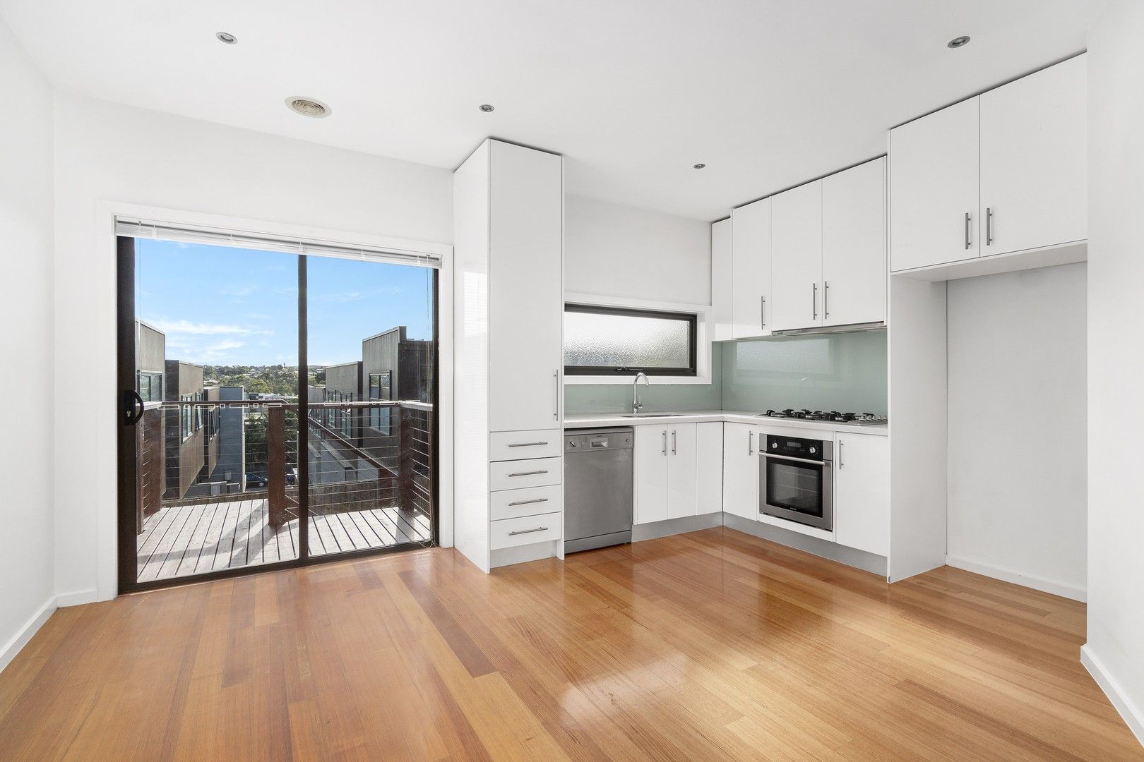 2 bedrooms Apartment / Unit / Flat in 4/3 Grover Street PASCOE VALE VIC, 3044