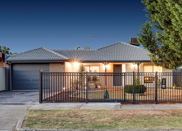 6 Solent Crescent, Taylors Lakes VIC 3038