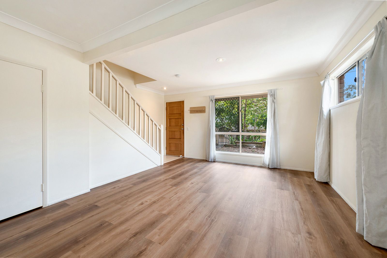 2 bedrooms Townhouse in 1/8 Bourke Street WATERFORD WEST QLD, 4133