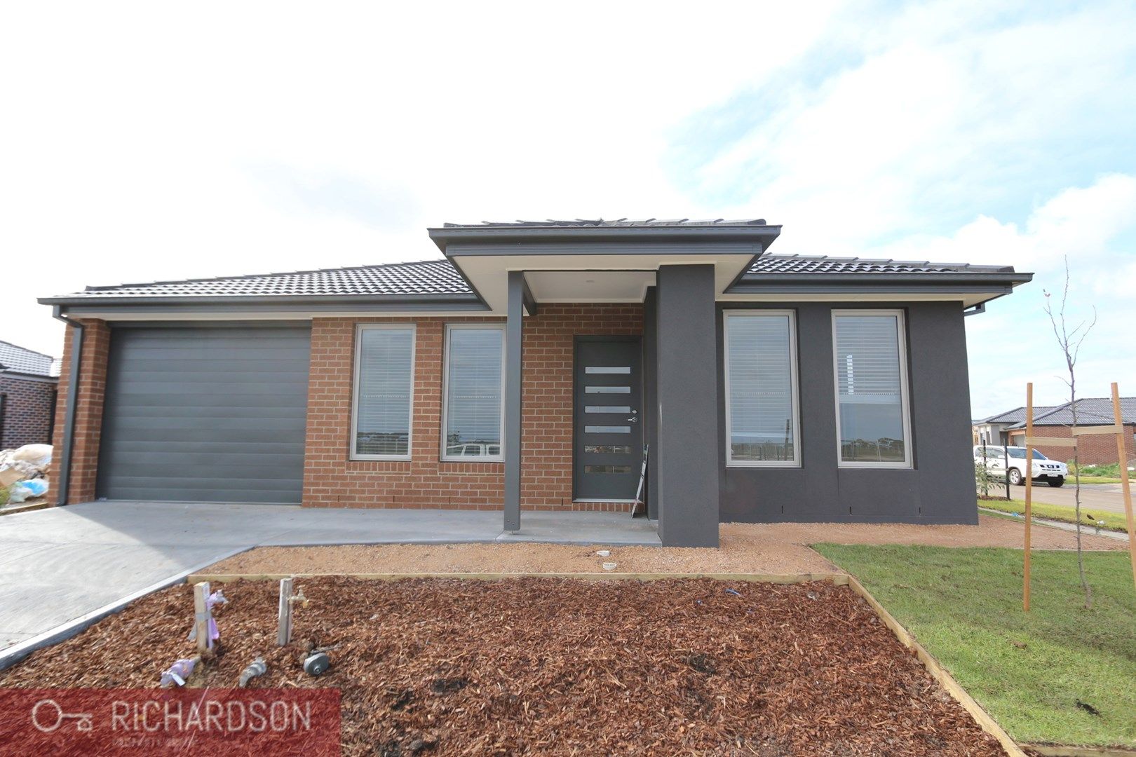 4 bedrooms House in 39 Rivella Circuit TARNEIT VIC, 3029