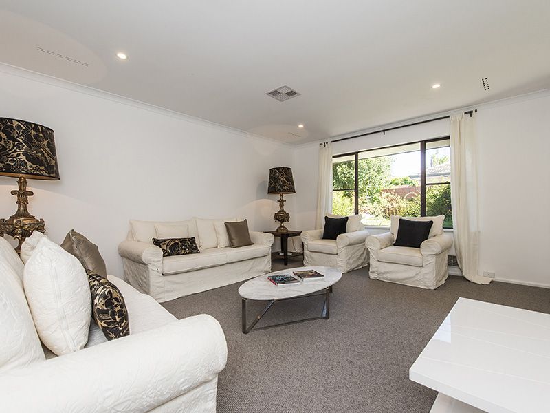 4/4a Watkins Place, Dalkeith WA 6009, Image 2