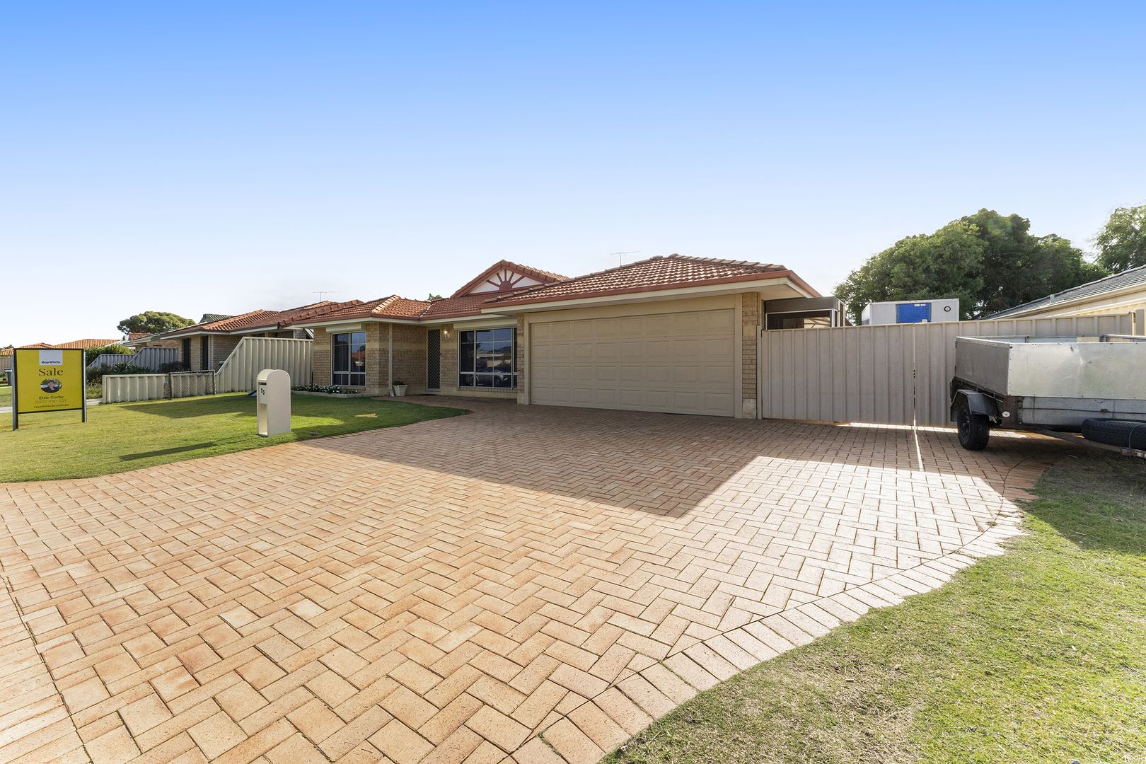 4 bedrooms House in 23 Clipperton Court WAIKIKI WA, 6169
