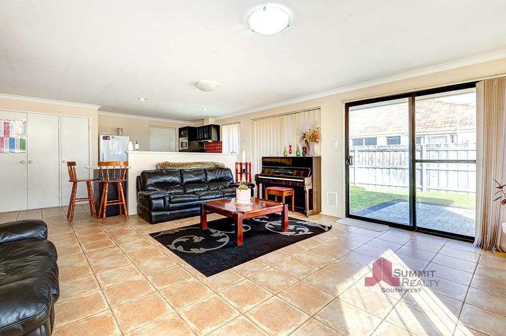 49 Barton Drive, Australind WA 6233, Image 2