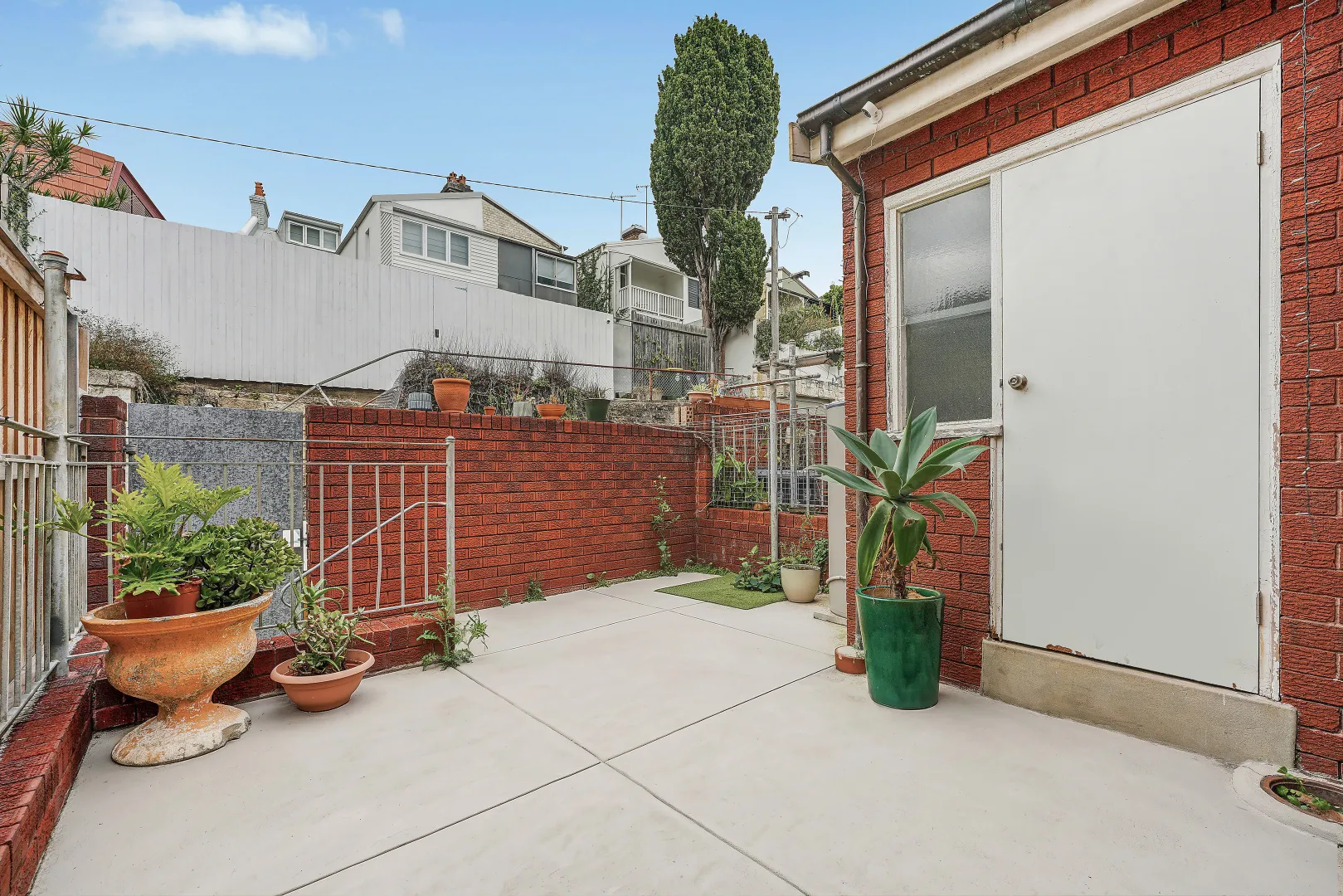 Remarkable Dream Home Or Dual Income Opportunity In Cherished Paddo Pocket - View 4