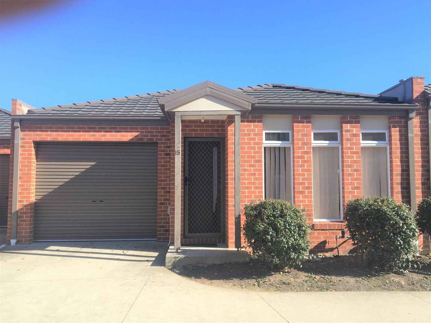 2 bedrooms Apartment / Unit / Flat in 15/4 Young Road HALLAM VIC, 3803