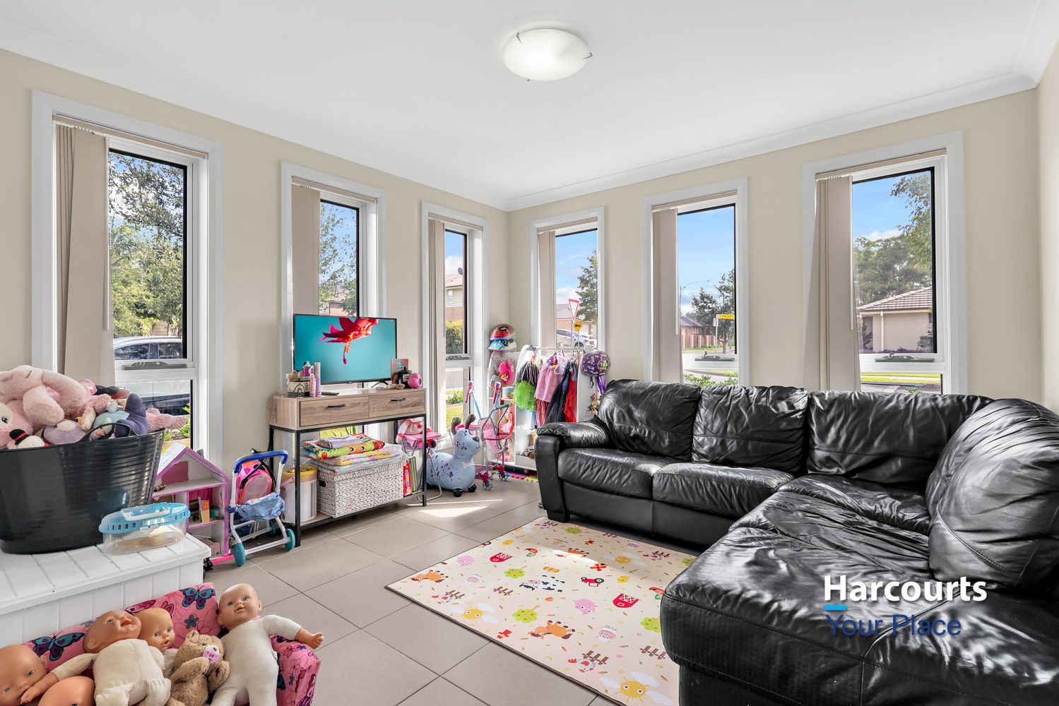 8 Mcgarritys Parade, Jordan Springs NSW 2747, Image 2