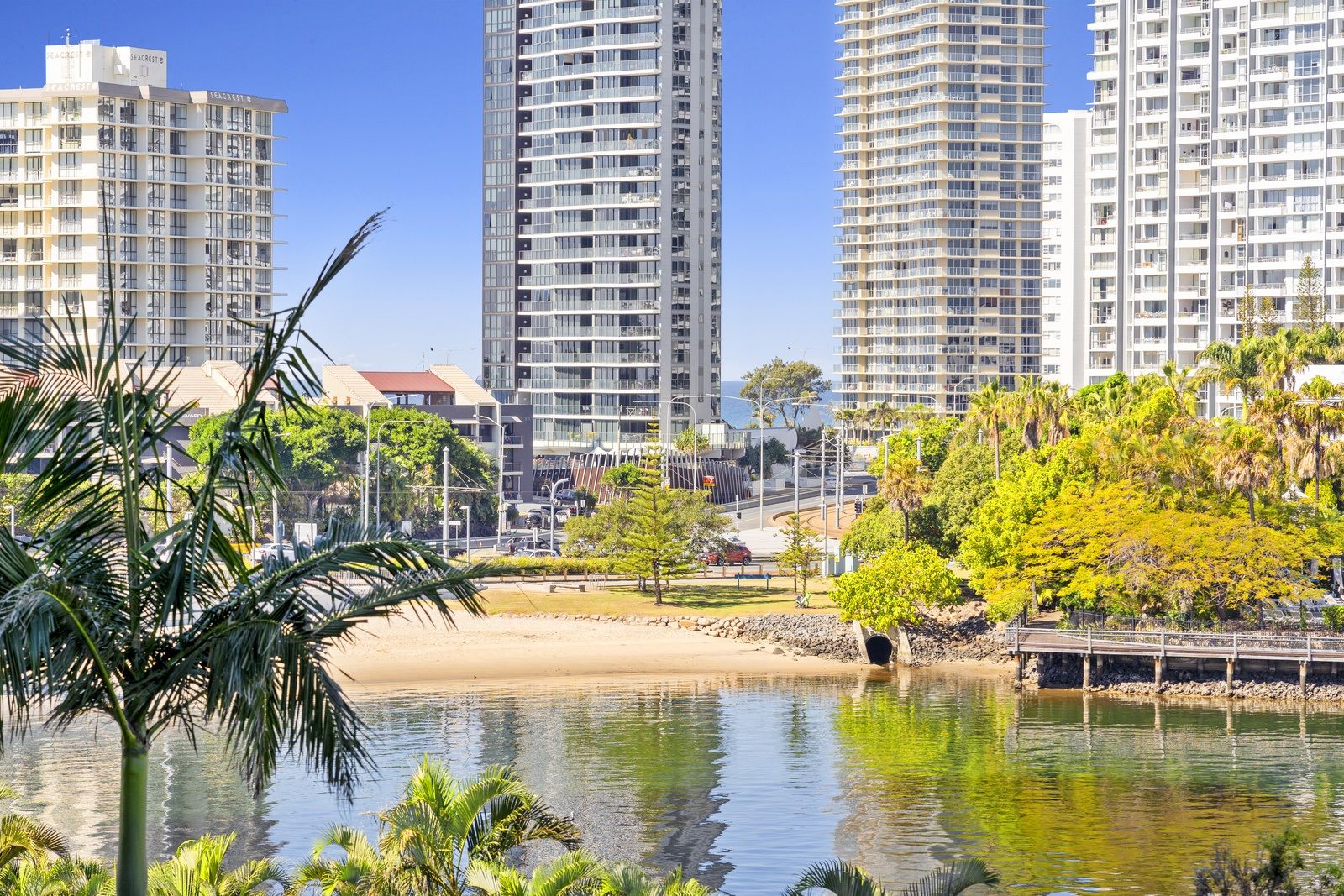 19/8 Admiralty Drive, Paradise Waters QLD 4217, Image 0