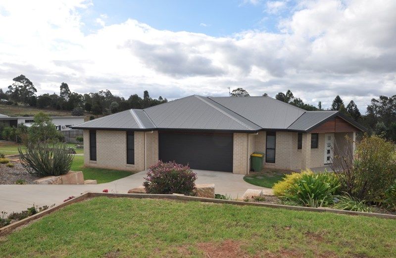 4 bedrooms House in 32 Charmaine Court KLEINTON QLD, 4352