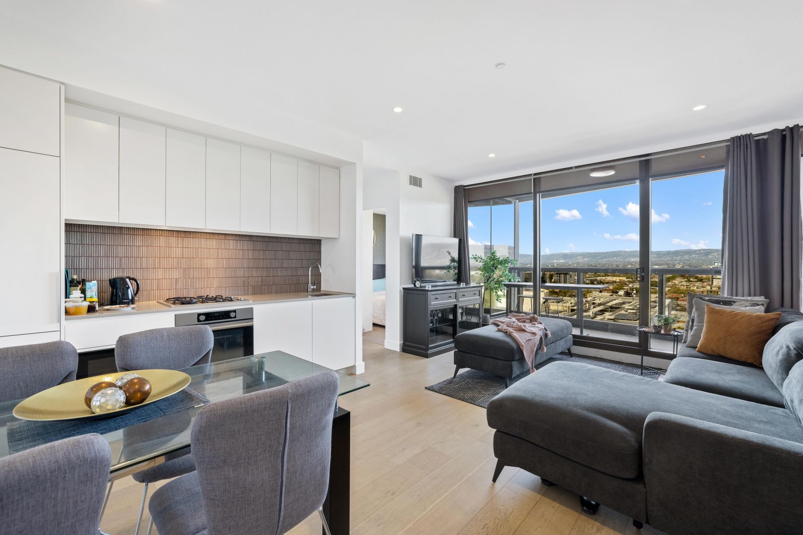 1503/421 King William Street, Adelaide SA 5000, Image 2