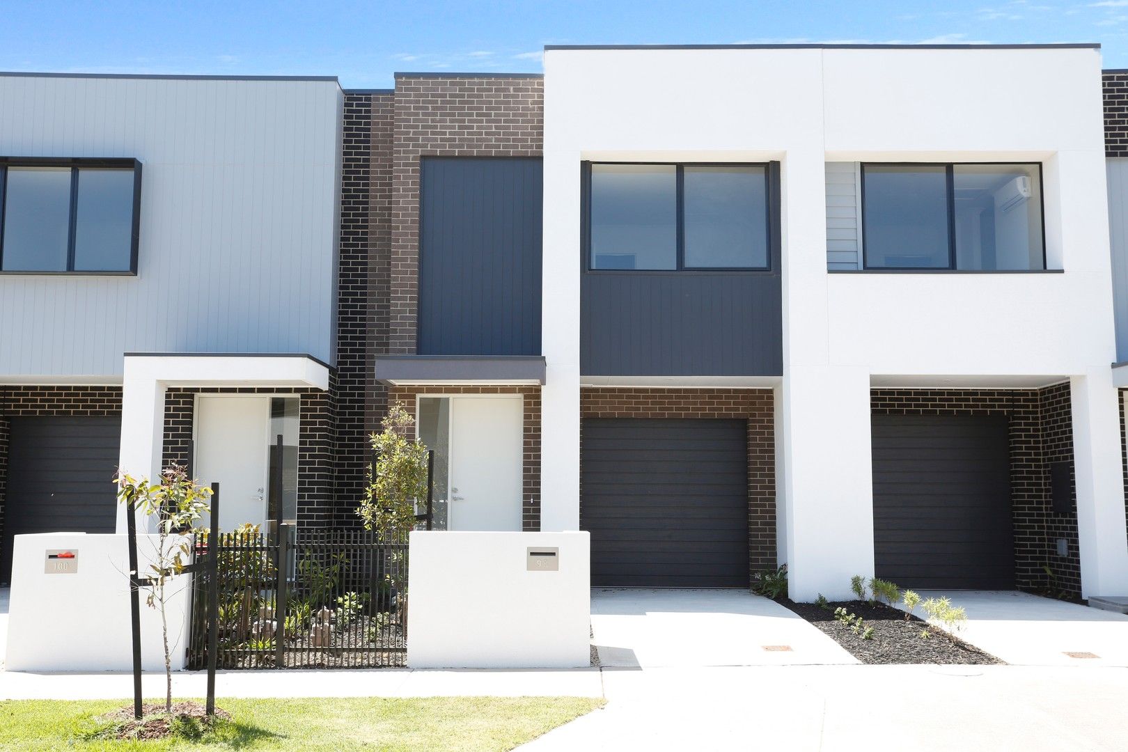 3 bedrooms Townhouse in 98 Royal Road BRAYBROOK VIC, 3019