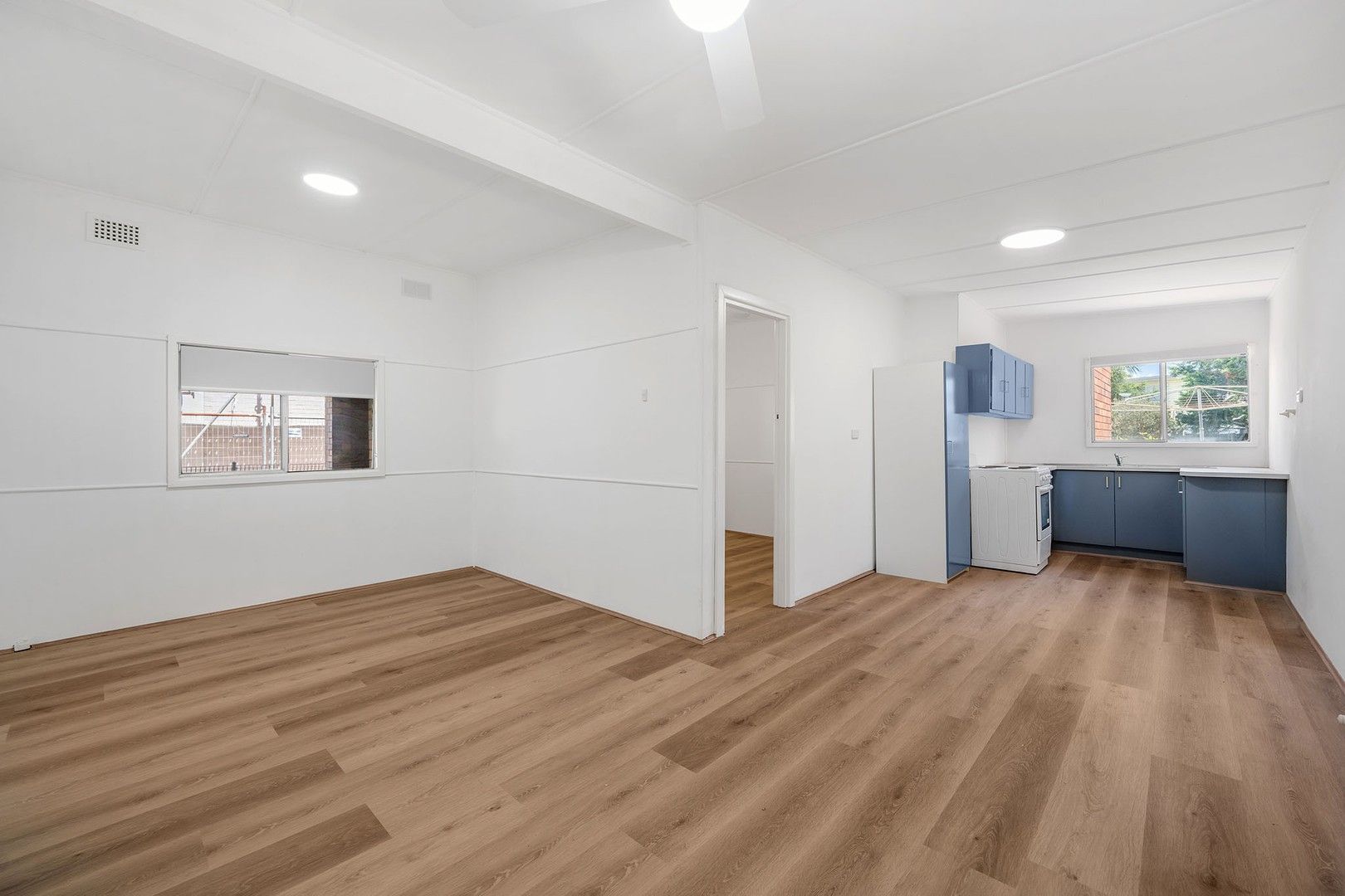 1 bedrooms Apartment / Unit / Flat in 1719a Ocean Drive LAKE CATHIE NSW, 2445