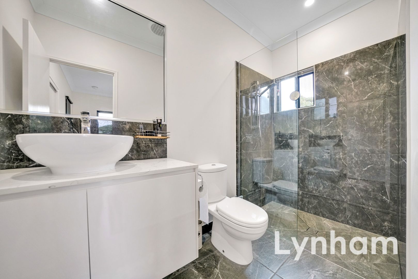 30 Holyoak Avenue, Oonoonba QLD 4811, Image 2