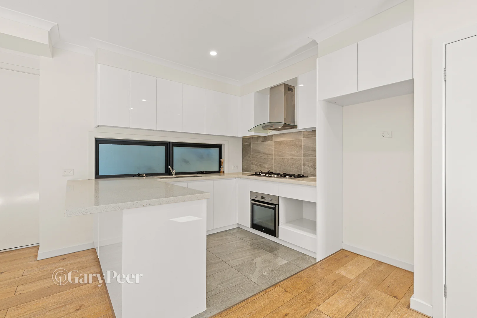 Additional image 3 of 2/35 Station St, Burwood VIC 3125