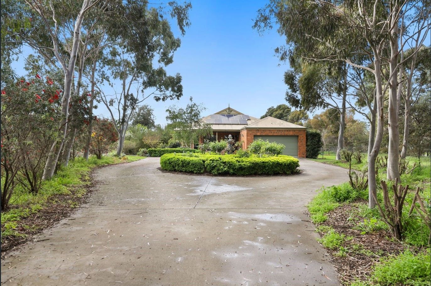 5 bedrooms House in 2-16 Pine Lane HEATHERTON VIC, 3202