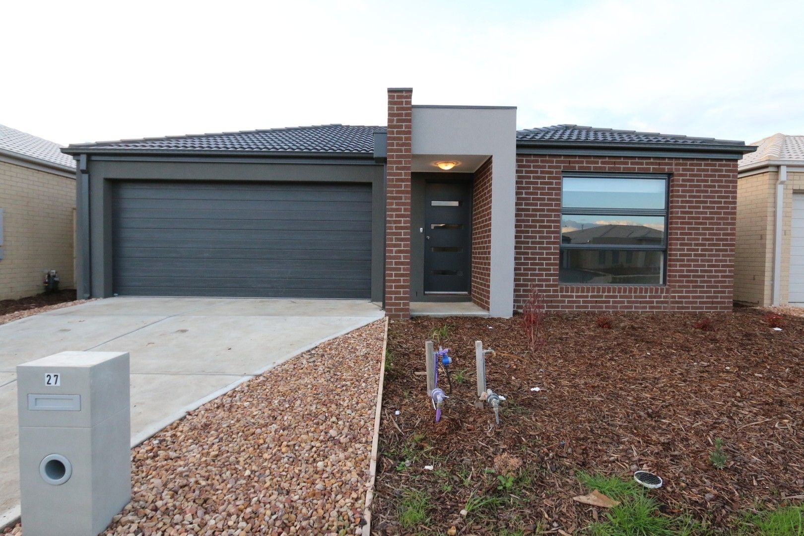 4 bedrooms House in 27 Riches Street TARNEIT VIC, 3029
