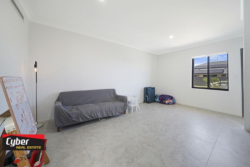 8 Hiba View, Treeby WA 6164, Image 1