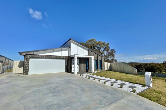 Picture of 14 Henry Place, YOUNG NSW 2594
