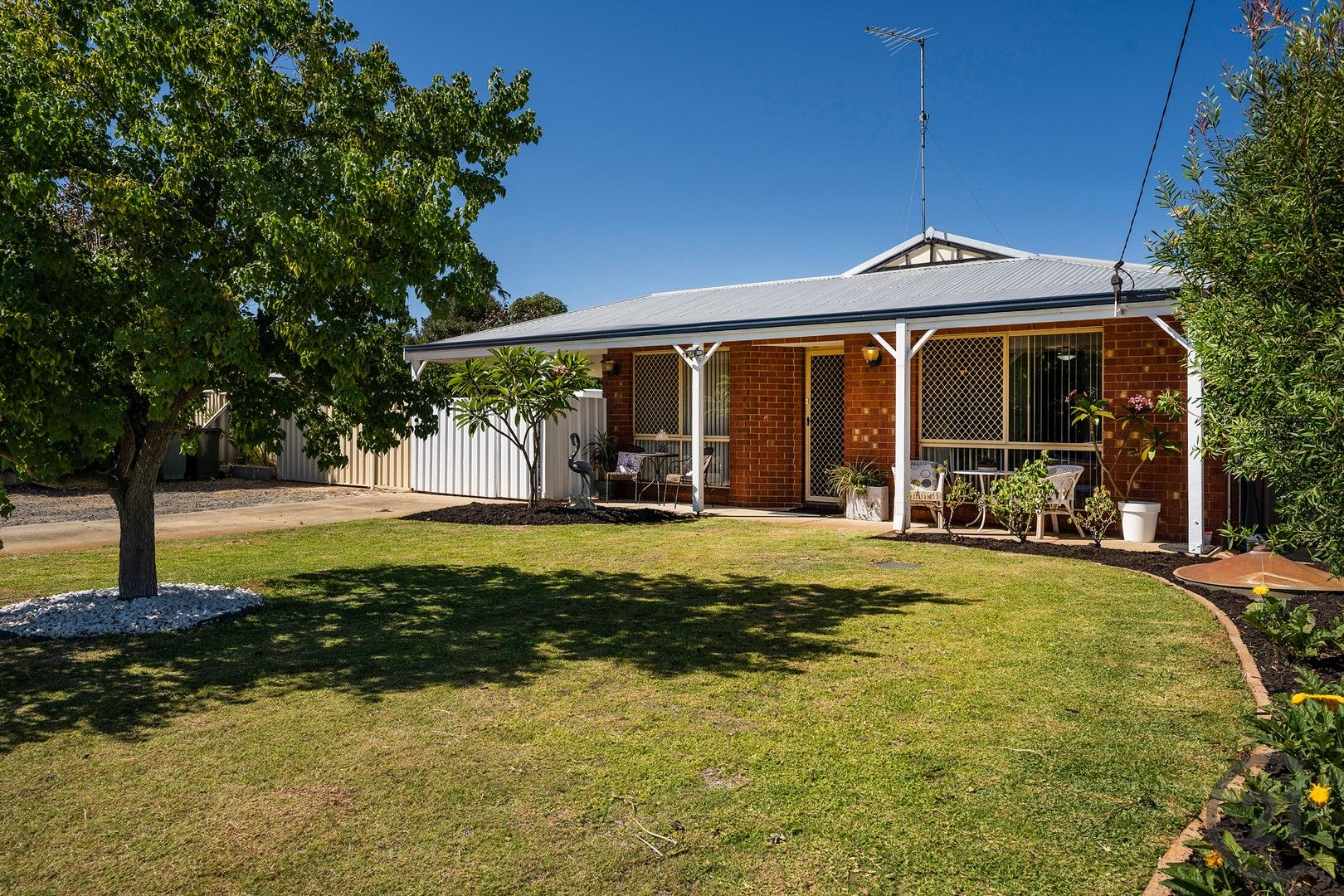 3 bedrooms House in 10 Saskatchewan Way GREENFIELDS WA, 6210