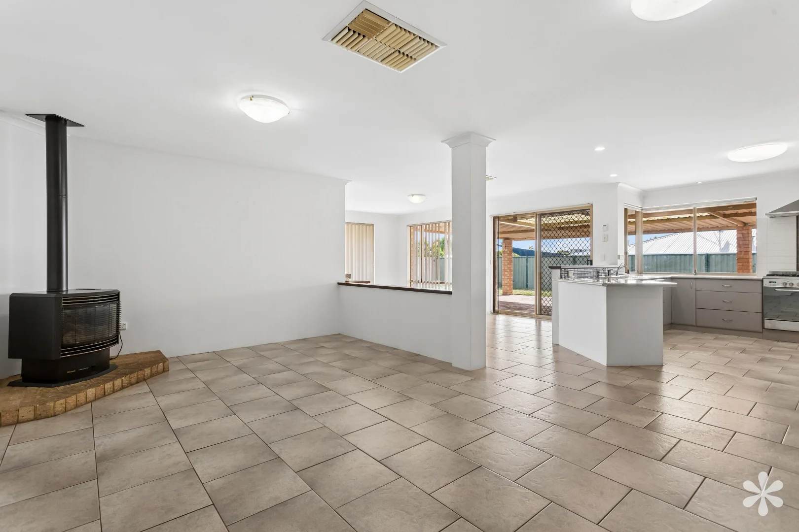 Additional image 10 of 18 Bucknell Place, Swan View WA 6056