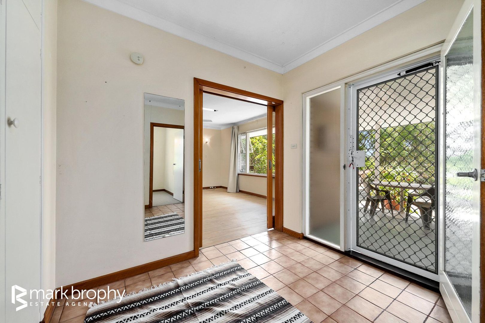 11 Hereford Place, Spearwood WA 6163, Image 2