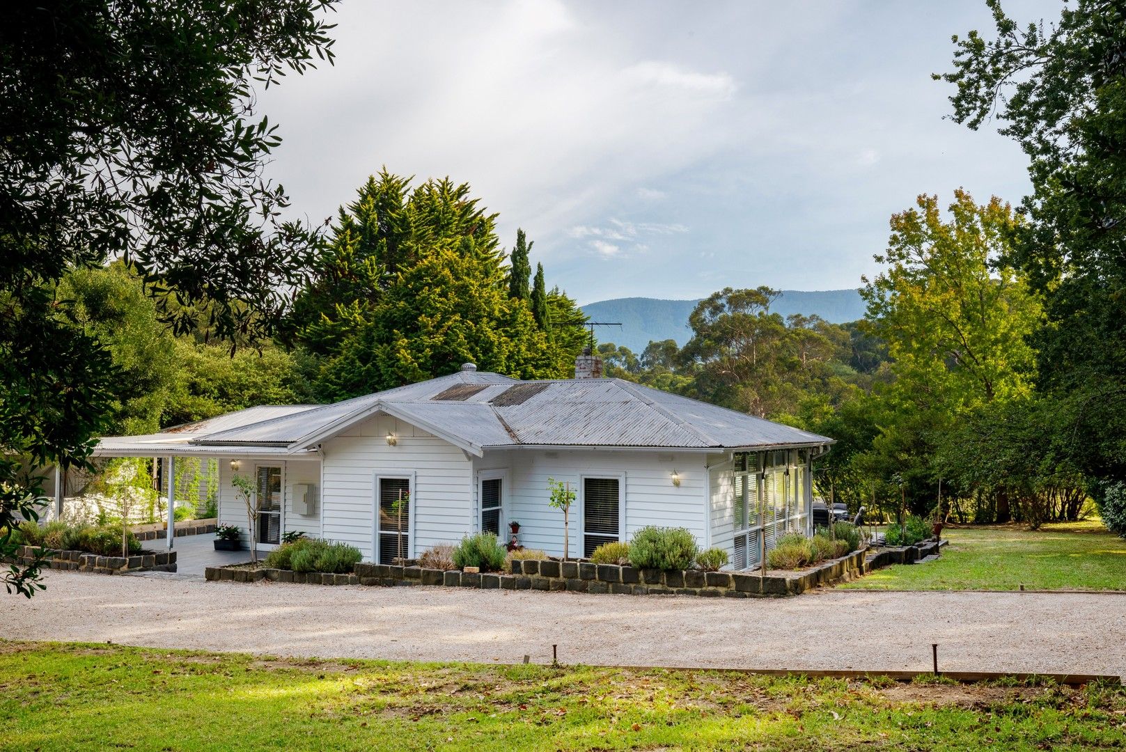 6 bedrooms House in 670 Old Warburton Road WESBURN VIC, 3799