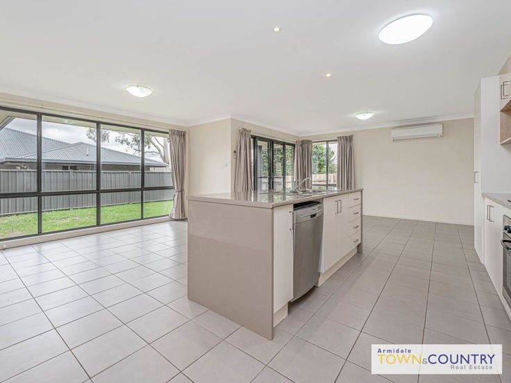 7 Albion Close, Armidale NSW 2350, Image 1