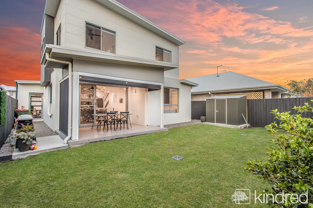 67 Lakeview Promenade, Newport QLD 4020, Image 2