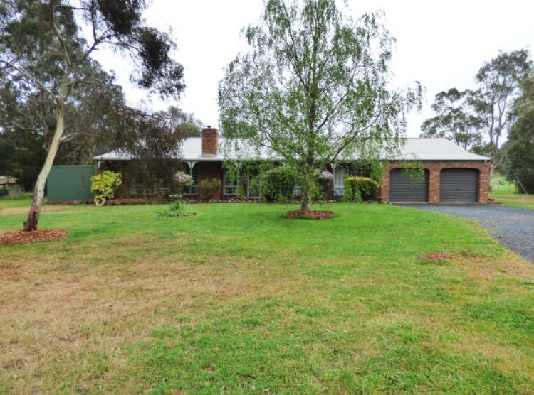 16 Avalon Court, SMYTHES CREEK VIC 3351, Image 0