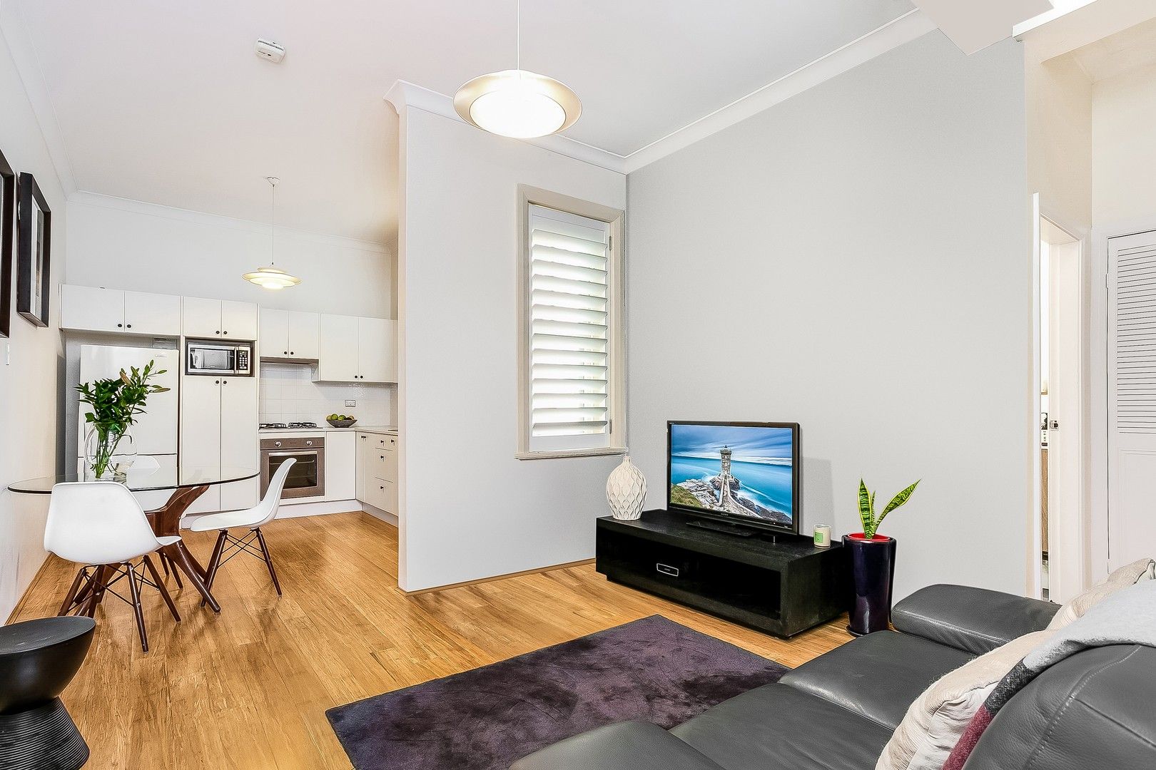 2 bedrooms Apartment / Unit / Flat in 7/21 Waiwera Street MCMAHONS POINT NSW, 2060