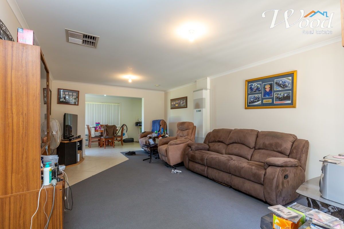 1A Elm St, Henty NSW 2658, Image 2