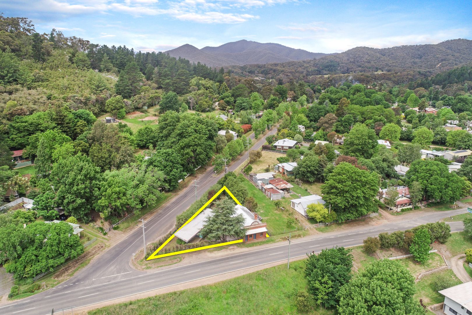 27 Bank Street, Jamieson VIC 3723, Image 2