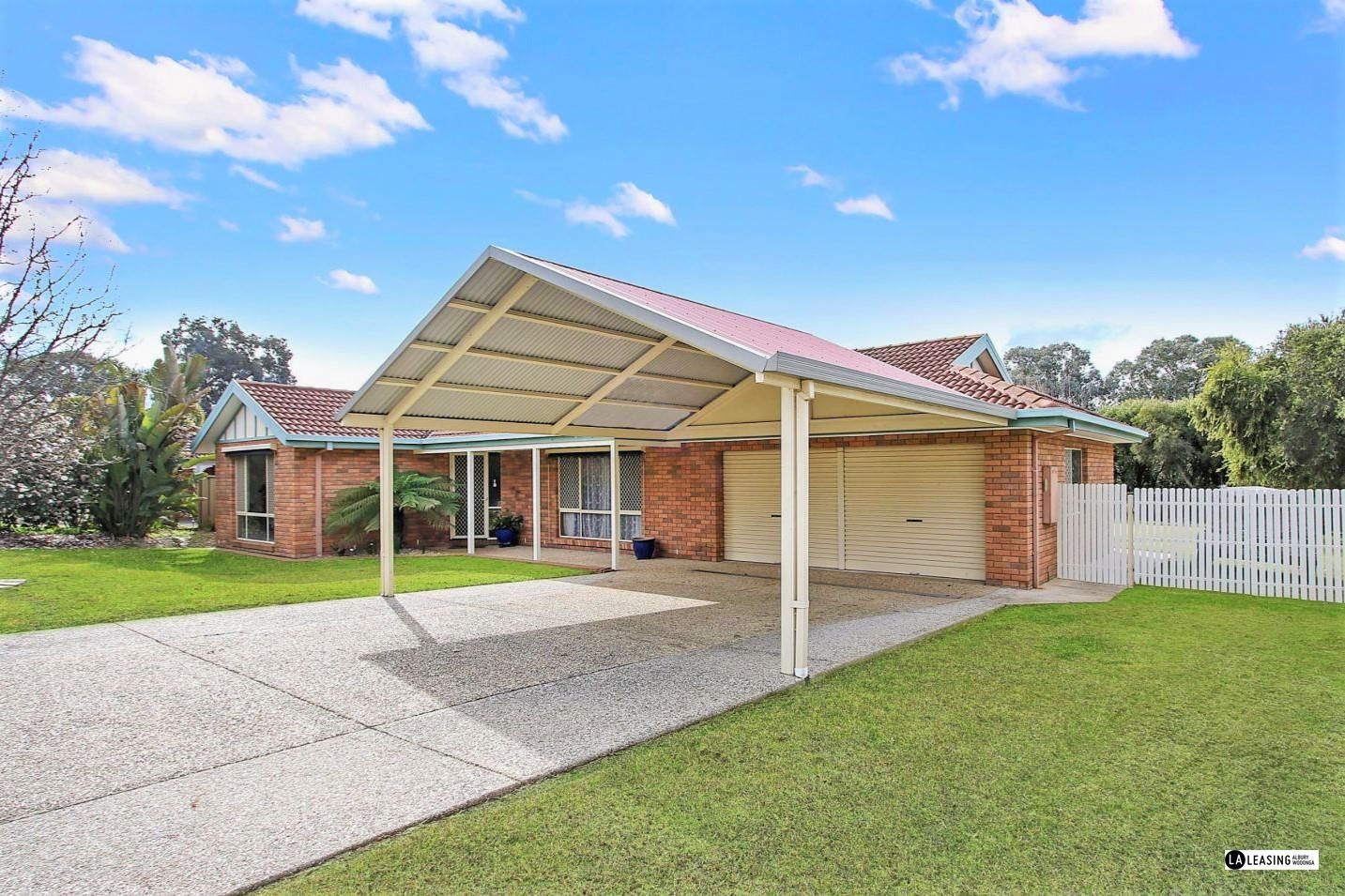 4 bedrooms House in 2 McEwen Crescent WEST WODONGA VIC, 3690