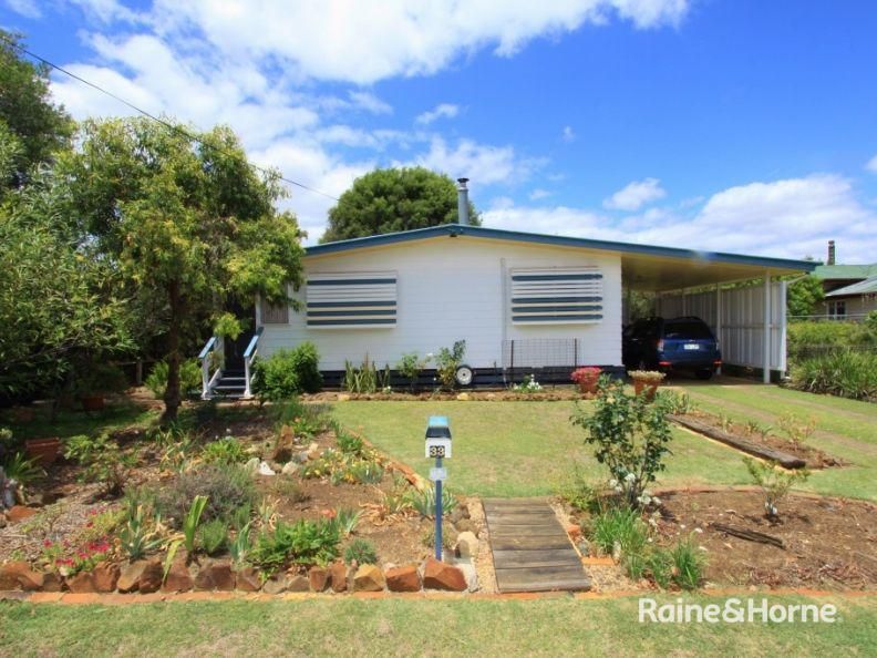 33 Gladys Street, Kingaroy QLD 4610