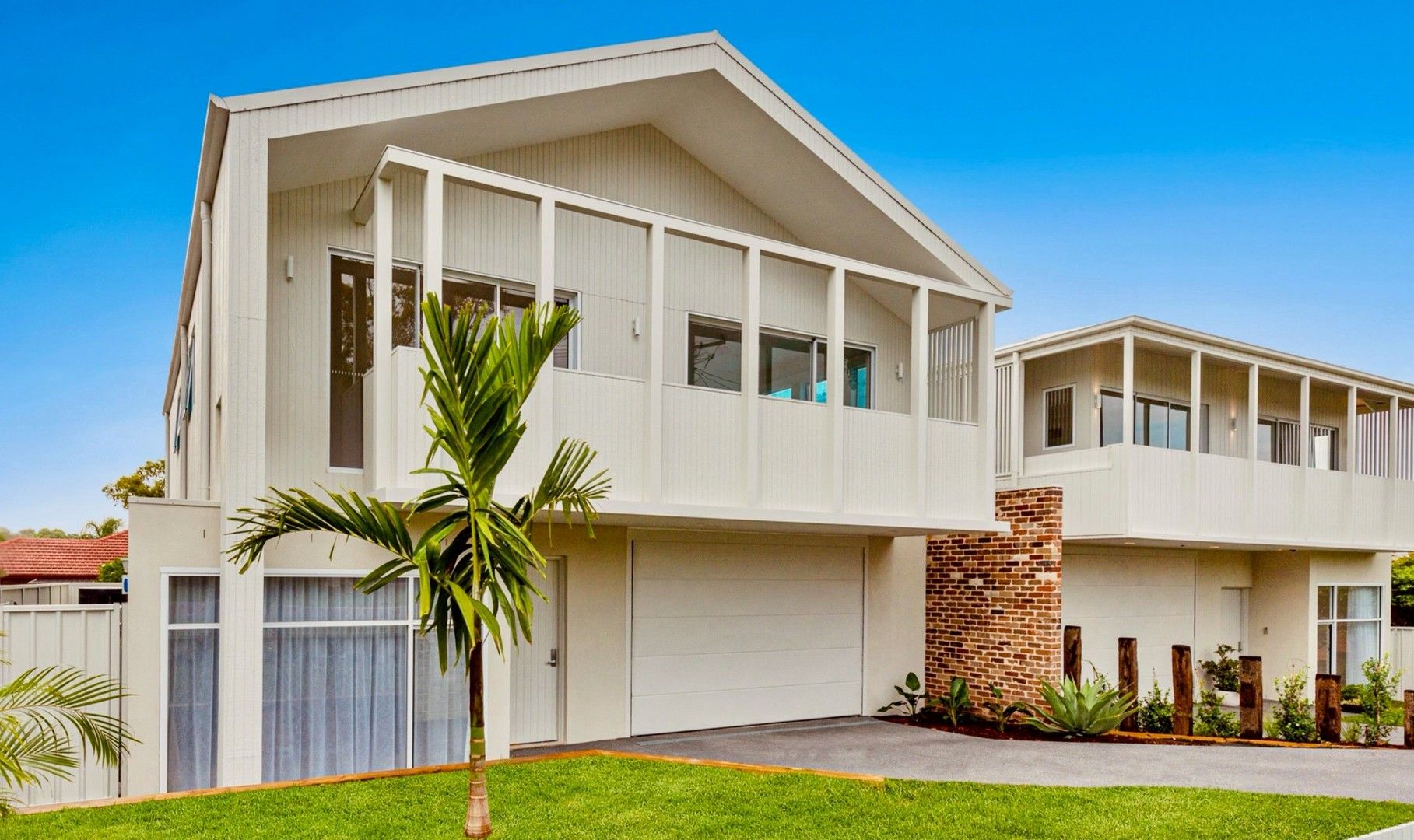 5 bedrooms House in 19B Begonia Place WOOLOOWARE NSW, 2230