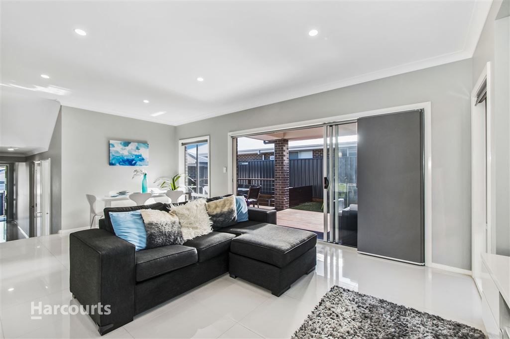 77 Elizabeth Circuit, Flinders NSW 2529, Image 2